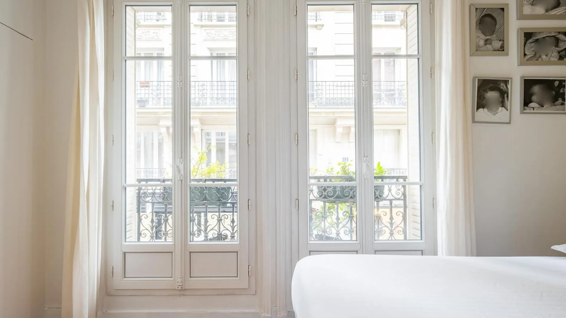 Veeve - Beauty Among The Bustle Apartment Paris